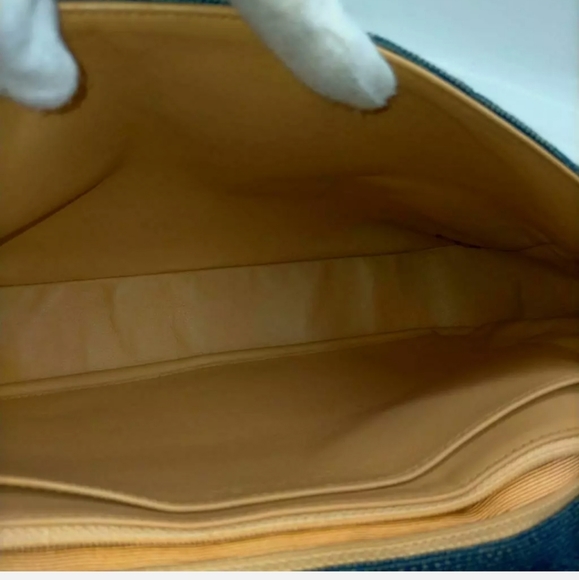 CHANEL Blue Denim Flap Handbag - Picture 7 of 10